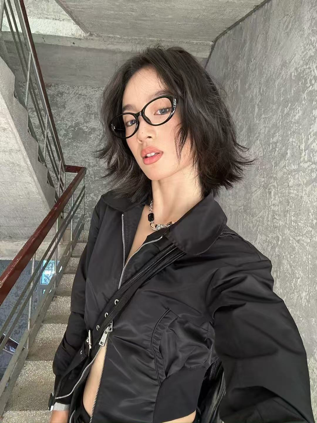 YJ Collared Double Zip Jacket In Black