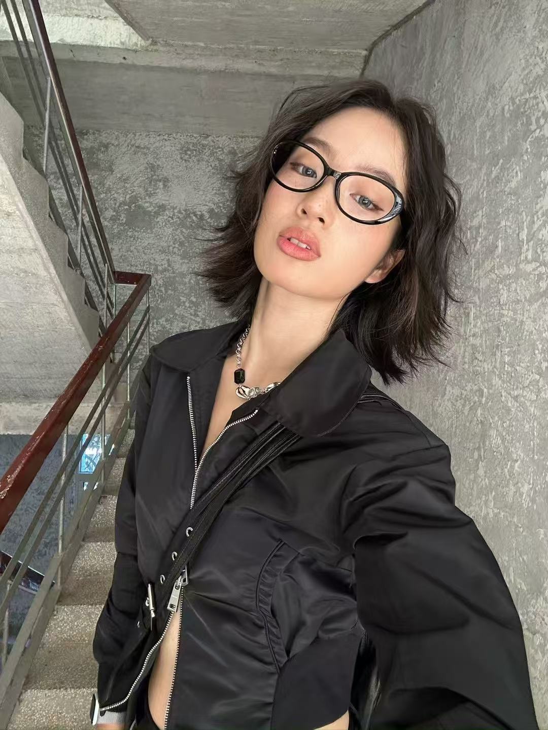 YJ Collared Double Zip Jacket In Black