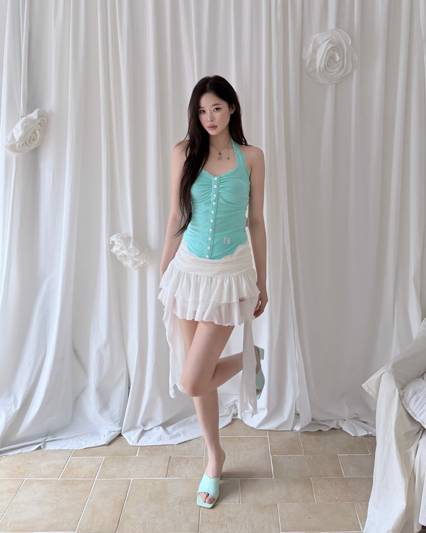 Newalrin Candy Lace Button Sleeveless Top