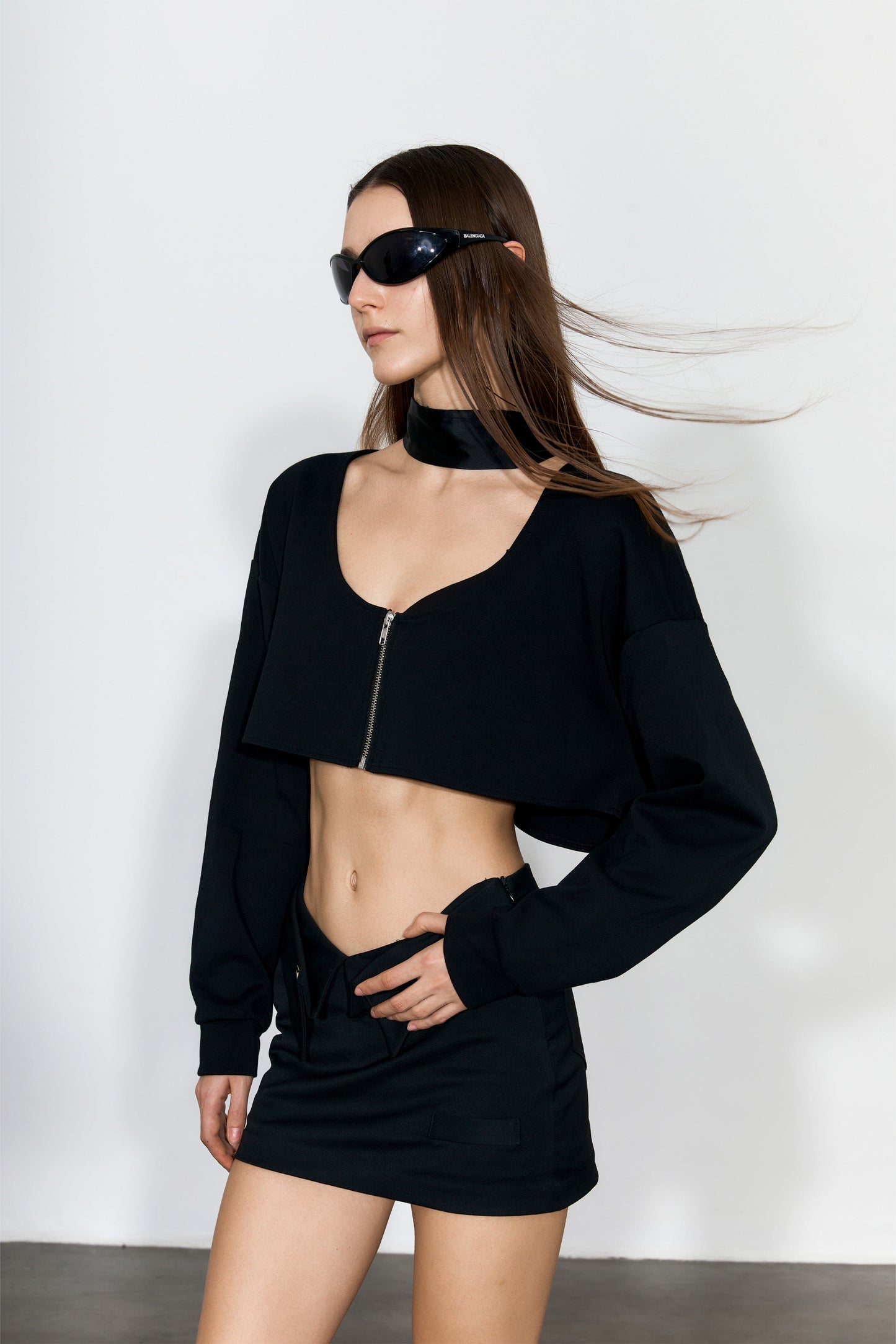 YJ1NGZYZJ Scoop-Neck Cropped Jacket In Black